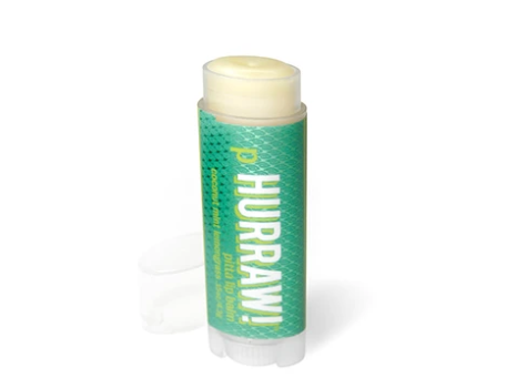 hurraw lip balm contains lemongrass oil