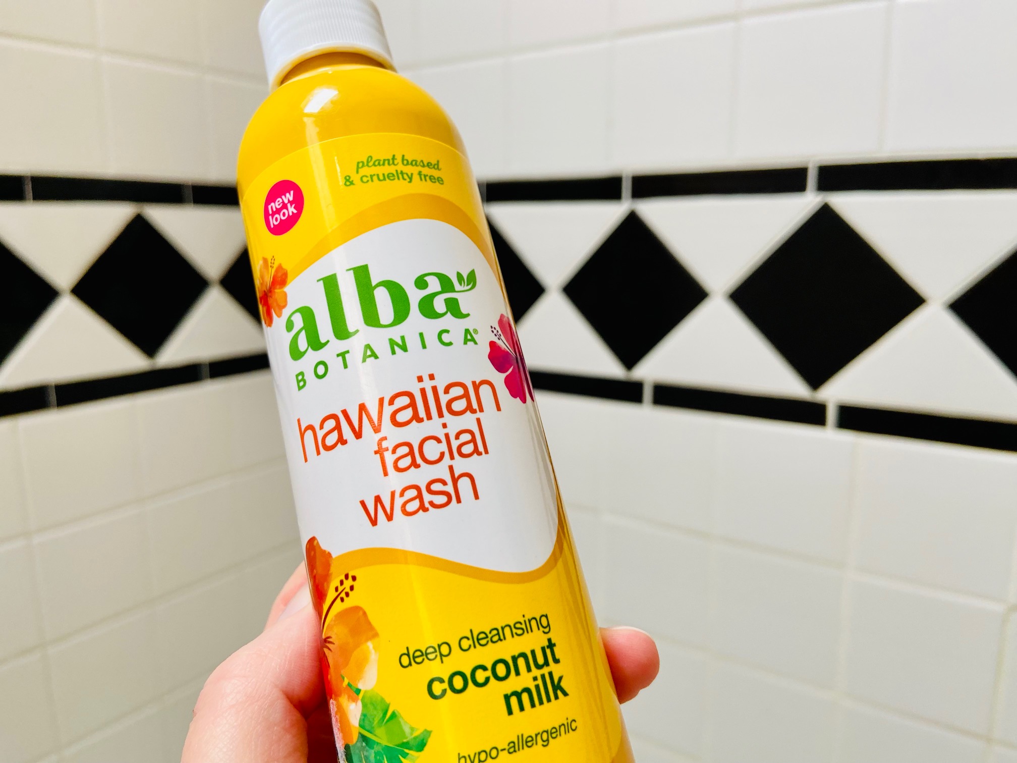 alba botanica hawaiian face cleanser coconut milk review