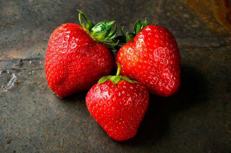 strawberry seed oil skin benefits